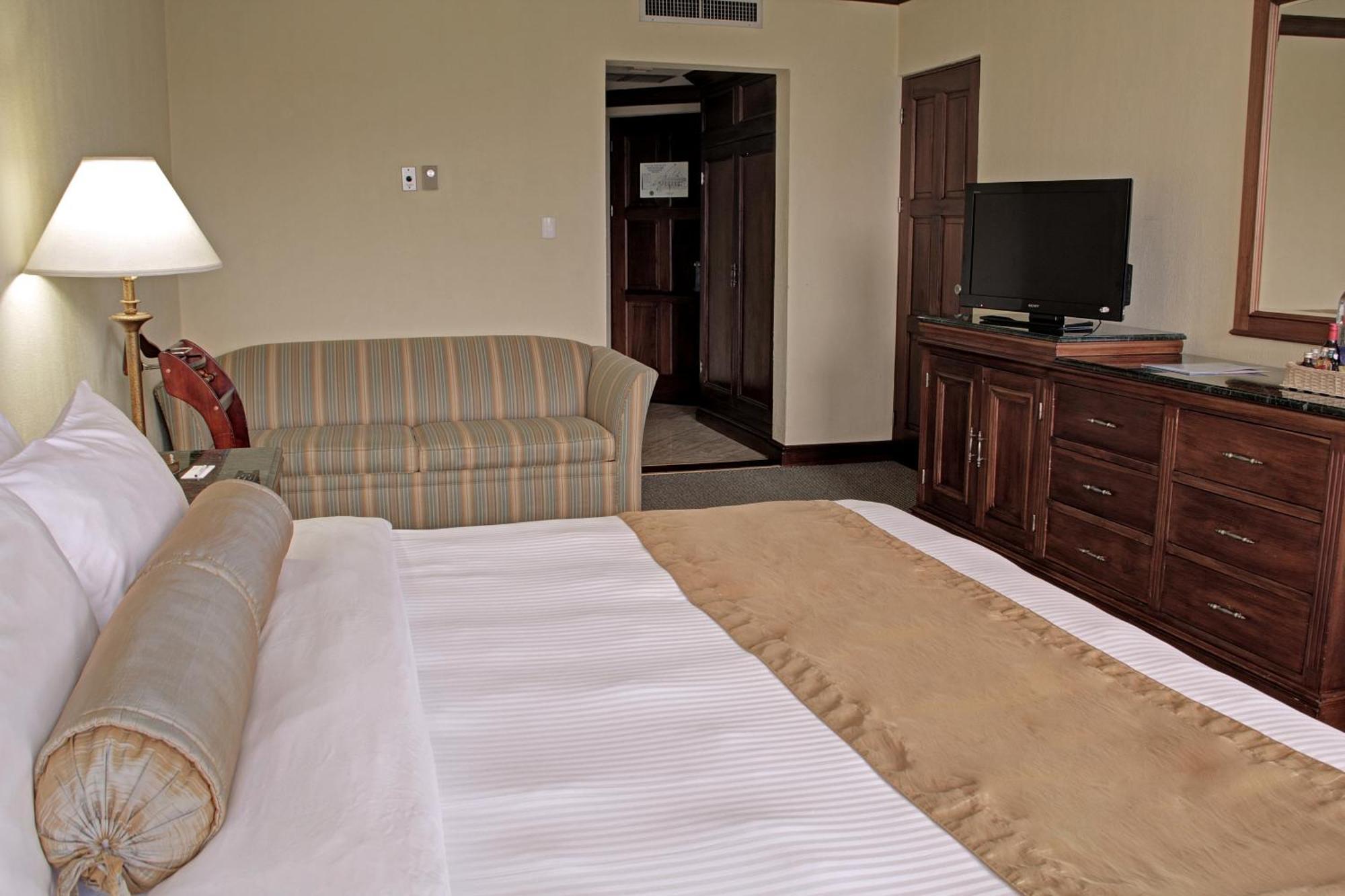 Wyndham San Jose Herradura المظهر الخارجي الصورة A room at the hotel
